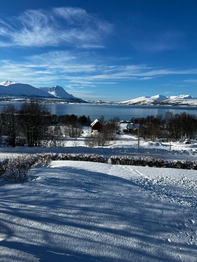 Liten Kjellerleilighet. Landlig Rolig Omrade. ทรอมโซ ภายนอก รูปภาพ